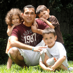 Jose Miguel Vasquez and Kids Jose Miguel Vasquez y Niños